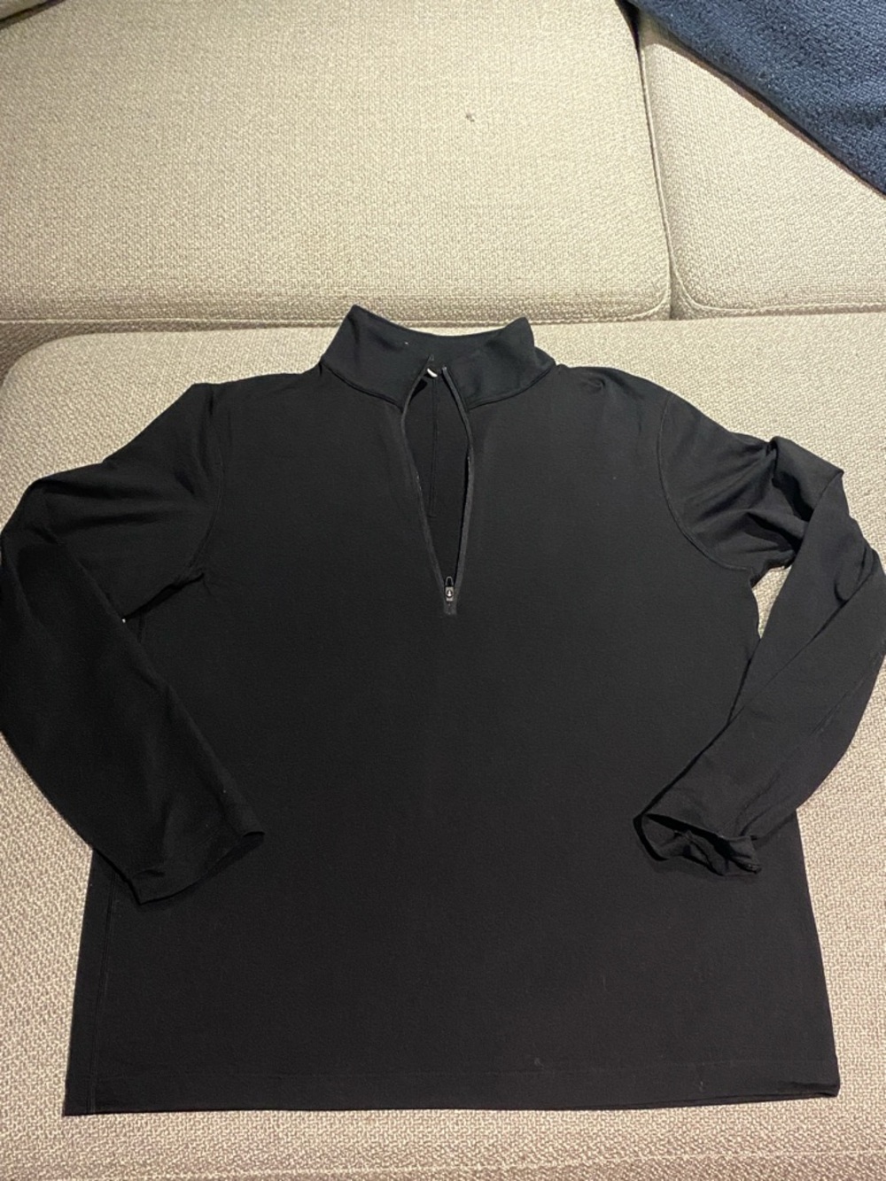 Lululemon men’s Black Quarter-Zip Long Sleeve Top great condition size med